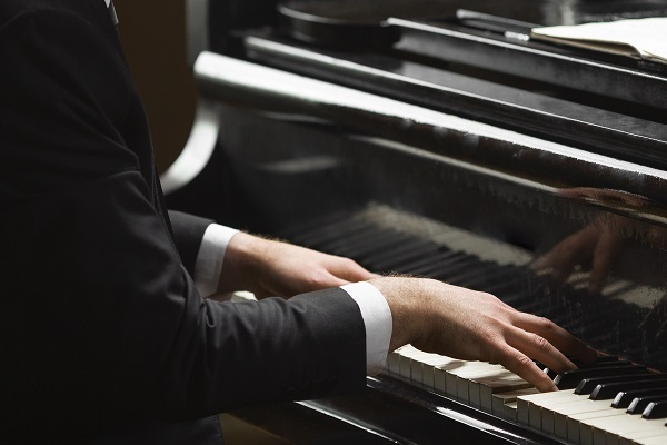 Il pianoforte: scopriamo i segreti di questo versatile strumento tra storia, generi e curiosità